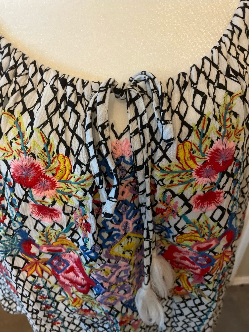 CALESSA Embroidered White Tunic with Multicolor Floral Detail - Picture 2 of 15